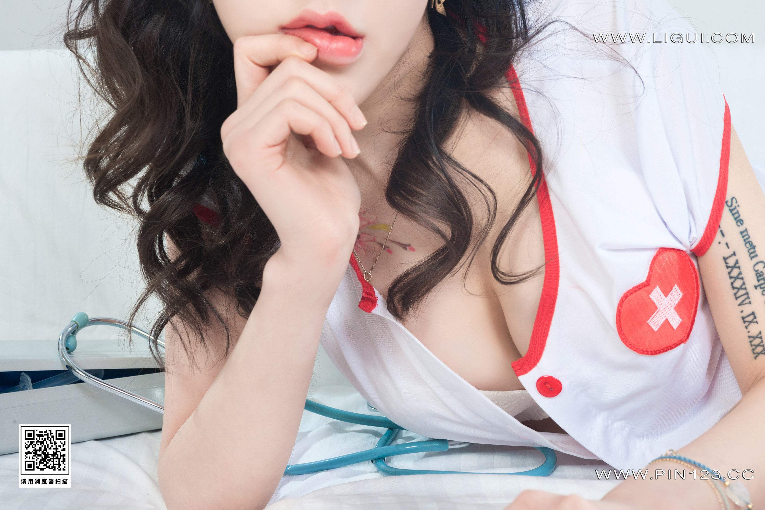 Ligui丽柜  2023.04.17 《白丝天使》 猫猫